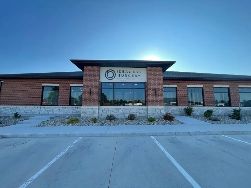 Ideal Eye Surgery office in O'Fallon